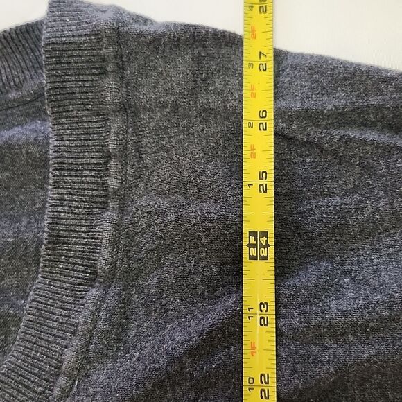 MODA INTERNATIONAL Women's Over-Sized Charcoal Gray VNeck Sweater Fitted Sleeves - Picture 7 of 7